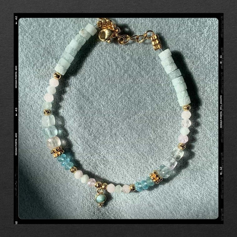 Les Poétisés bracelet aube pierres semi precieuses or fin bijou de createur france