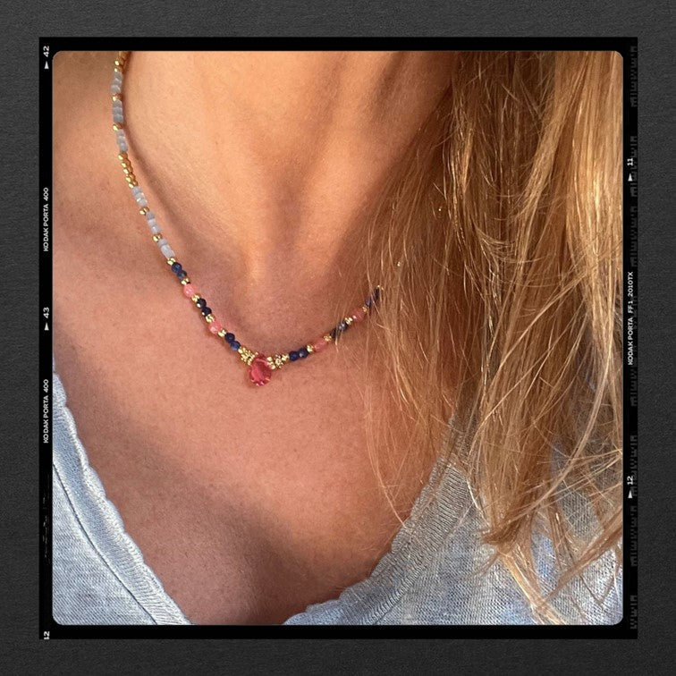 Les Poétisés - Nocturne - collier - pierres fines - or 24k -pierres semi precieuses - bijou de creatrice - ecrin en liege --