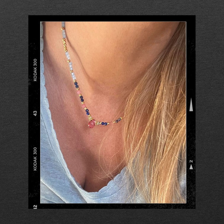 Les Poétisés - Nocturne - collier - pierres fines - or 24k -pierres semi precieuses - bijou de creatrice - ecrin en liege