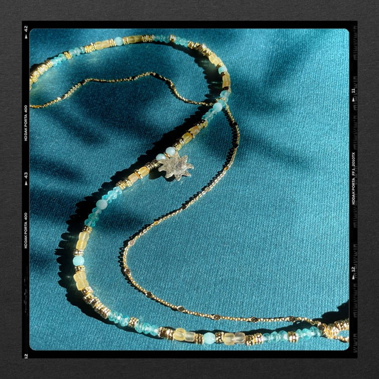 Les Poétisés collier double soleil pierres semi precieuses or 24k