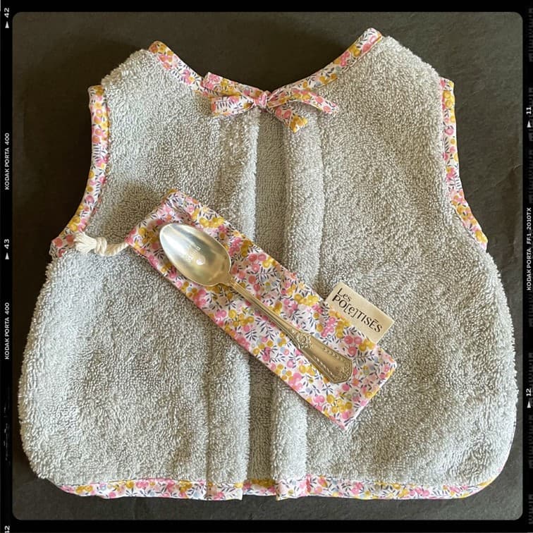 Les Poétisés coffret cadeau fille bavoir et cuillère personnalisable