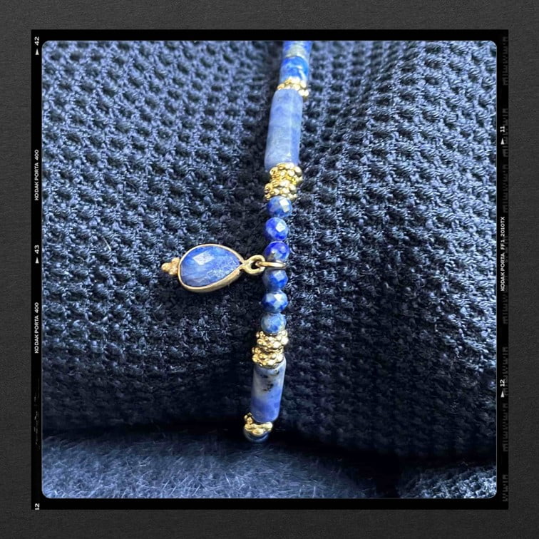 Les Poétisés bracelet minuit pierres semi precieuses or fin ecoresponsable