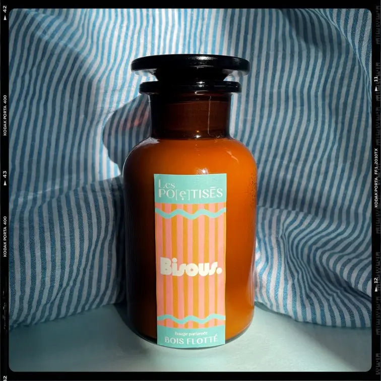 Les Poétisés bougie d'apothicaire bougie parfumée bisous style wavy déco