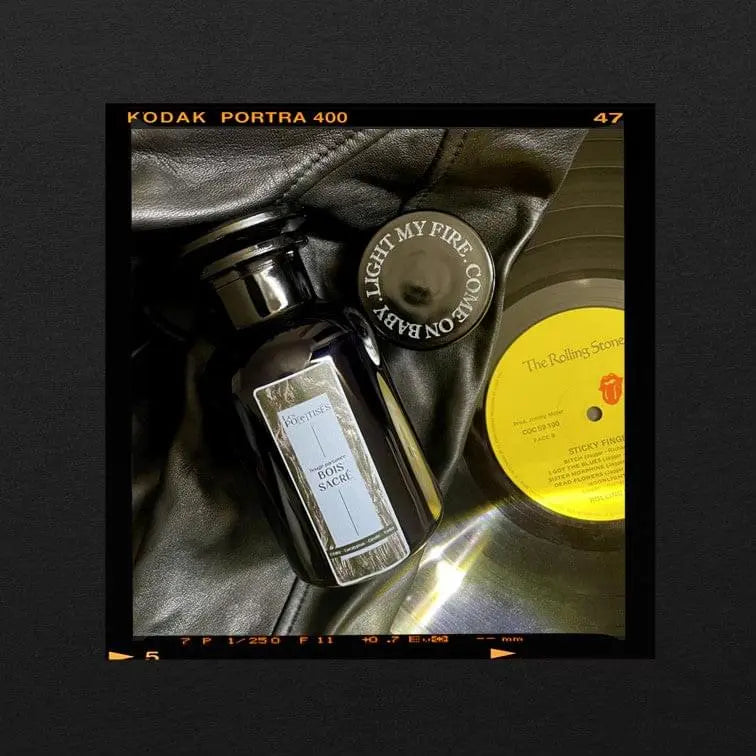Les Poétisés bougie parfumée bois sacré design rock
