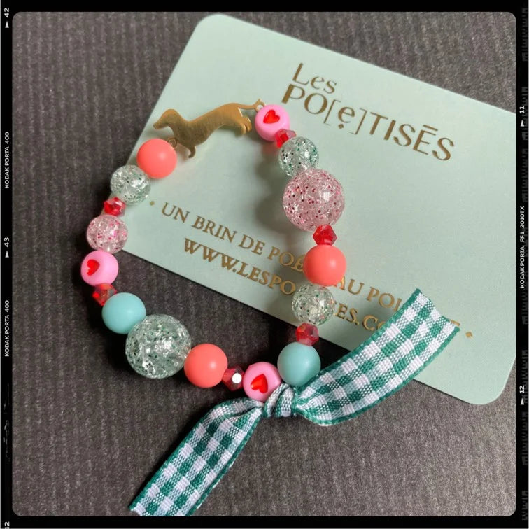 Les Poétisés bracelet enfant personnalisable paillettes vert gravure médaille dorée