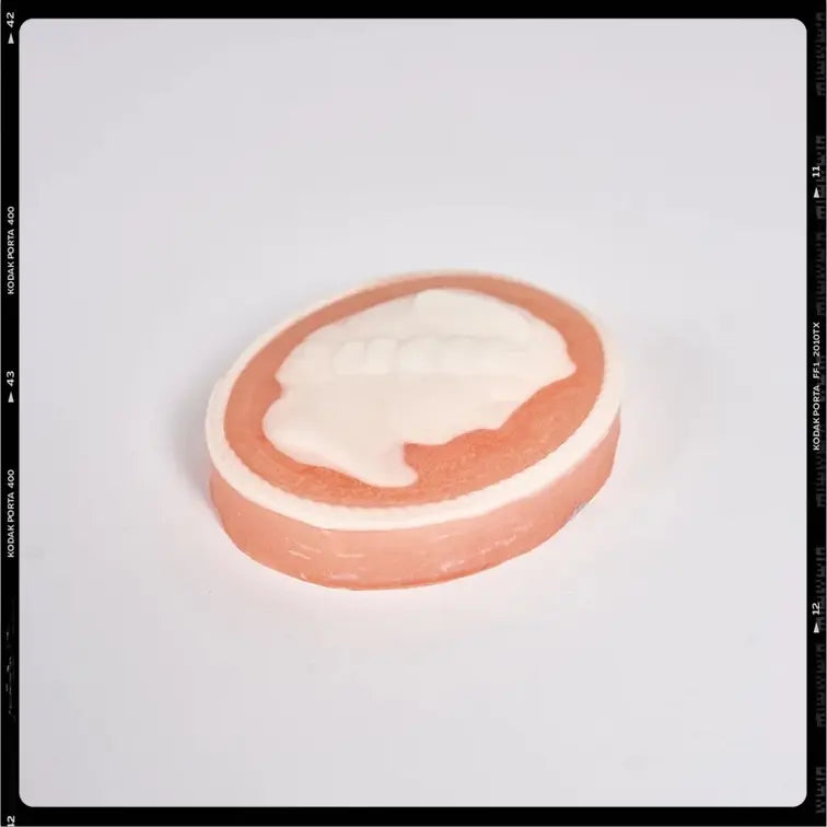 Les Poétisés duo de savons camées Diane designer Bridie Hall intaglio soaps