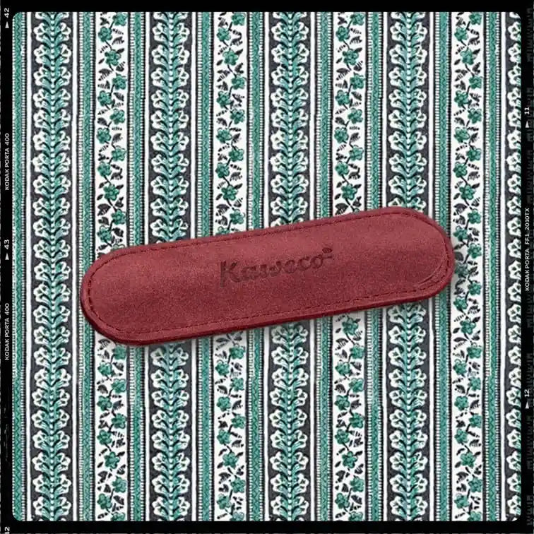 Les Poétisés étui velours stylo bille Kaweco rouge bordeaux