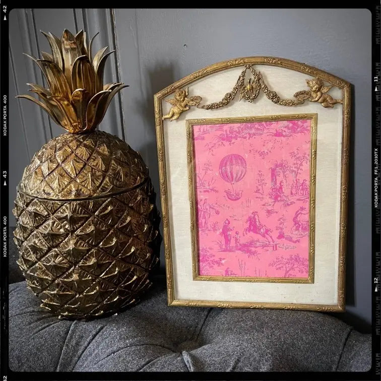 Les Poétisés Astrée carte postale toile de Jouy montgolfière rose