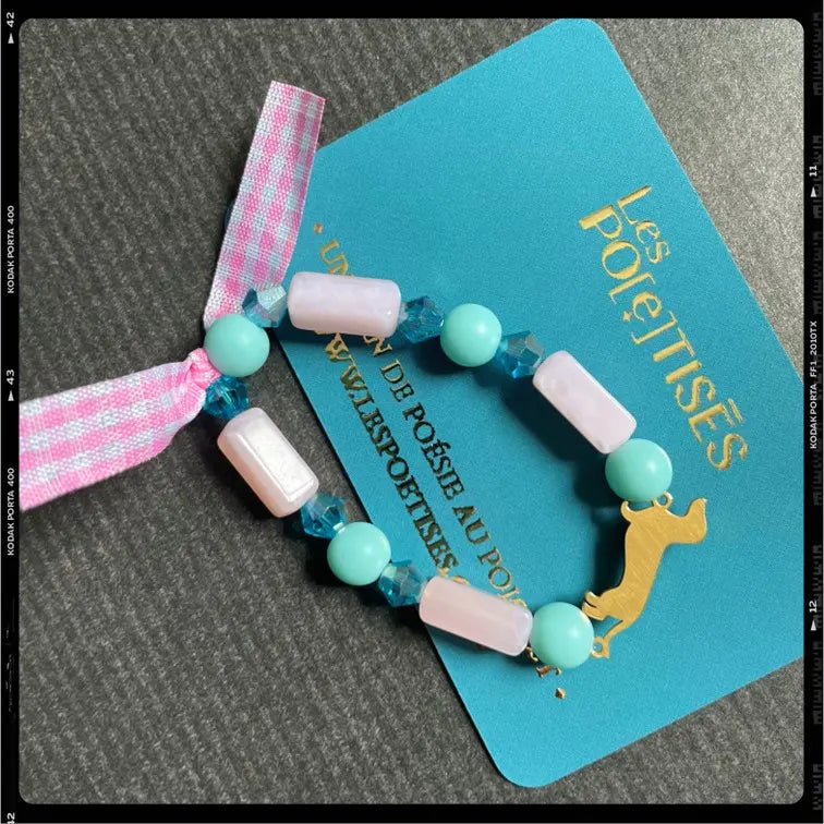 Les Poétisés bracelet enfant personnalisable rose turquoise gravure médaille